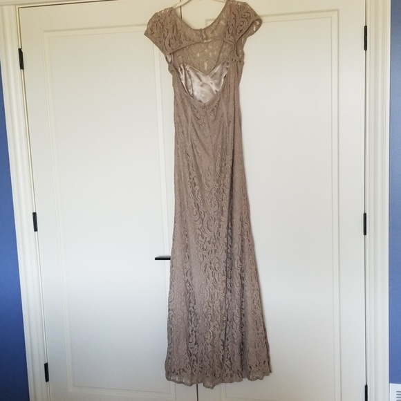 Evening gown - Picture 2 of 5